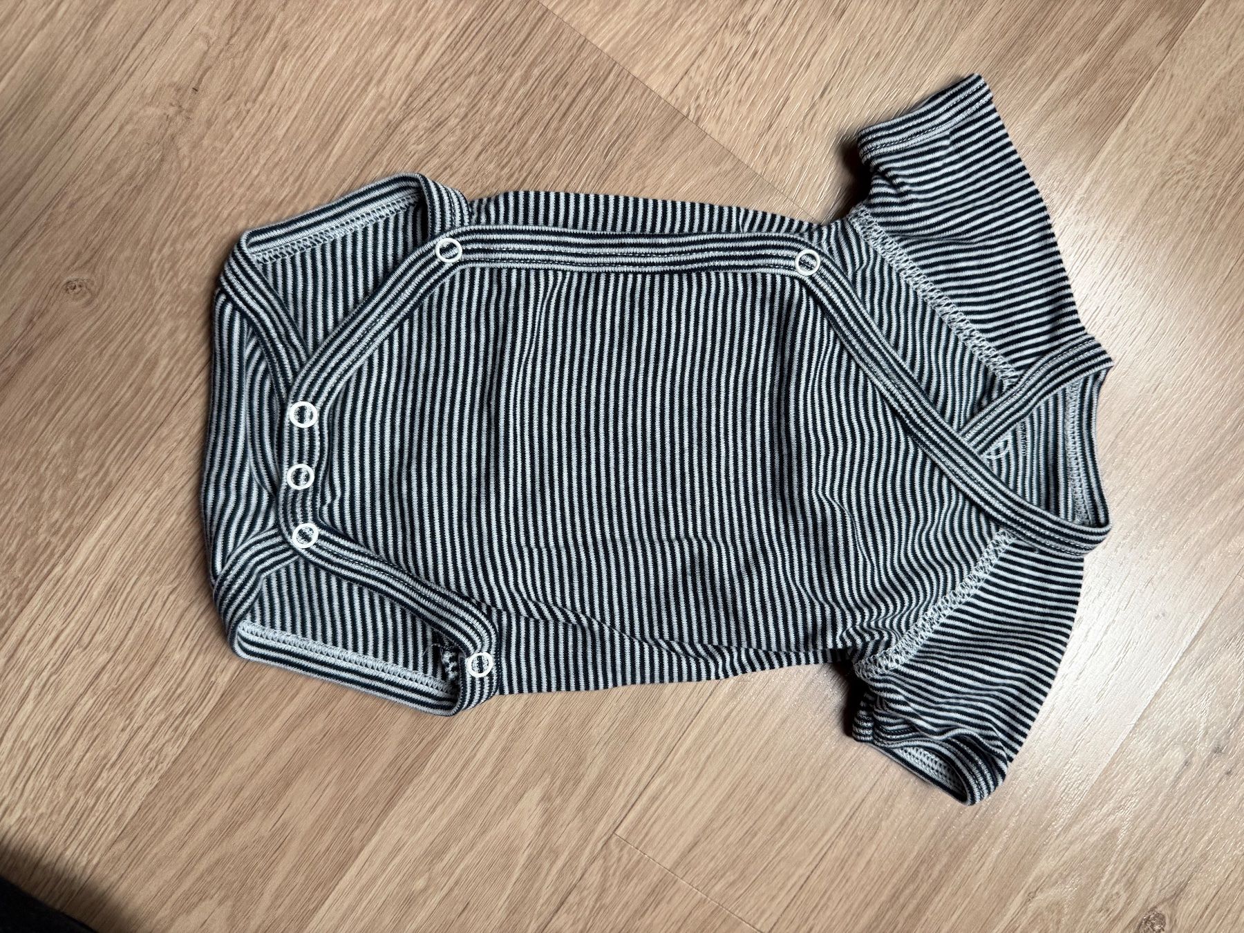 Petit Bateau Lotti di vestiti: Body bébé Petit Bateau 54cm – Usato da Le Landeron venduto da eco_qjg6 5