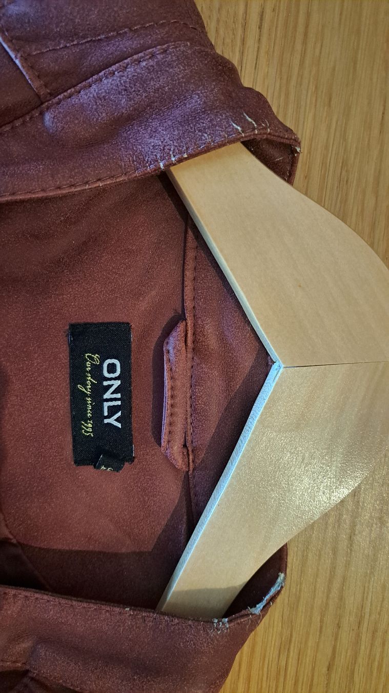 Only Giacche: ONLY Kunstlederjacke Bordeauxrot – Usato da Seengen venduto da ja6_65wp 4