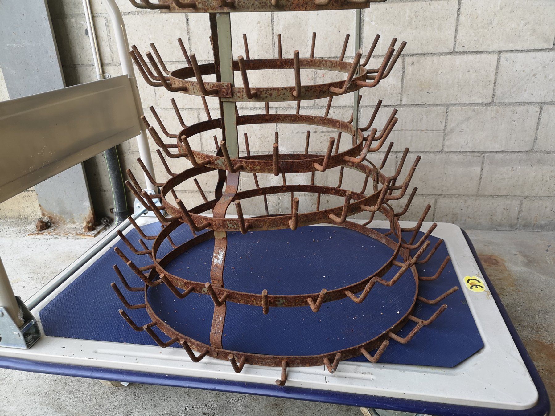 Portabottiglie: Wein Flaschen Trockner gross - 1 Meter hoch – Usato da Erlach venduto da silvia3235 5