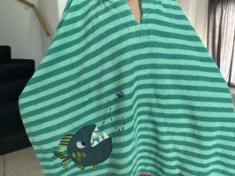 Badeponcho Jako-o Fisch Grösse 104/122 grün guter Zustand