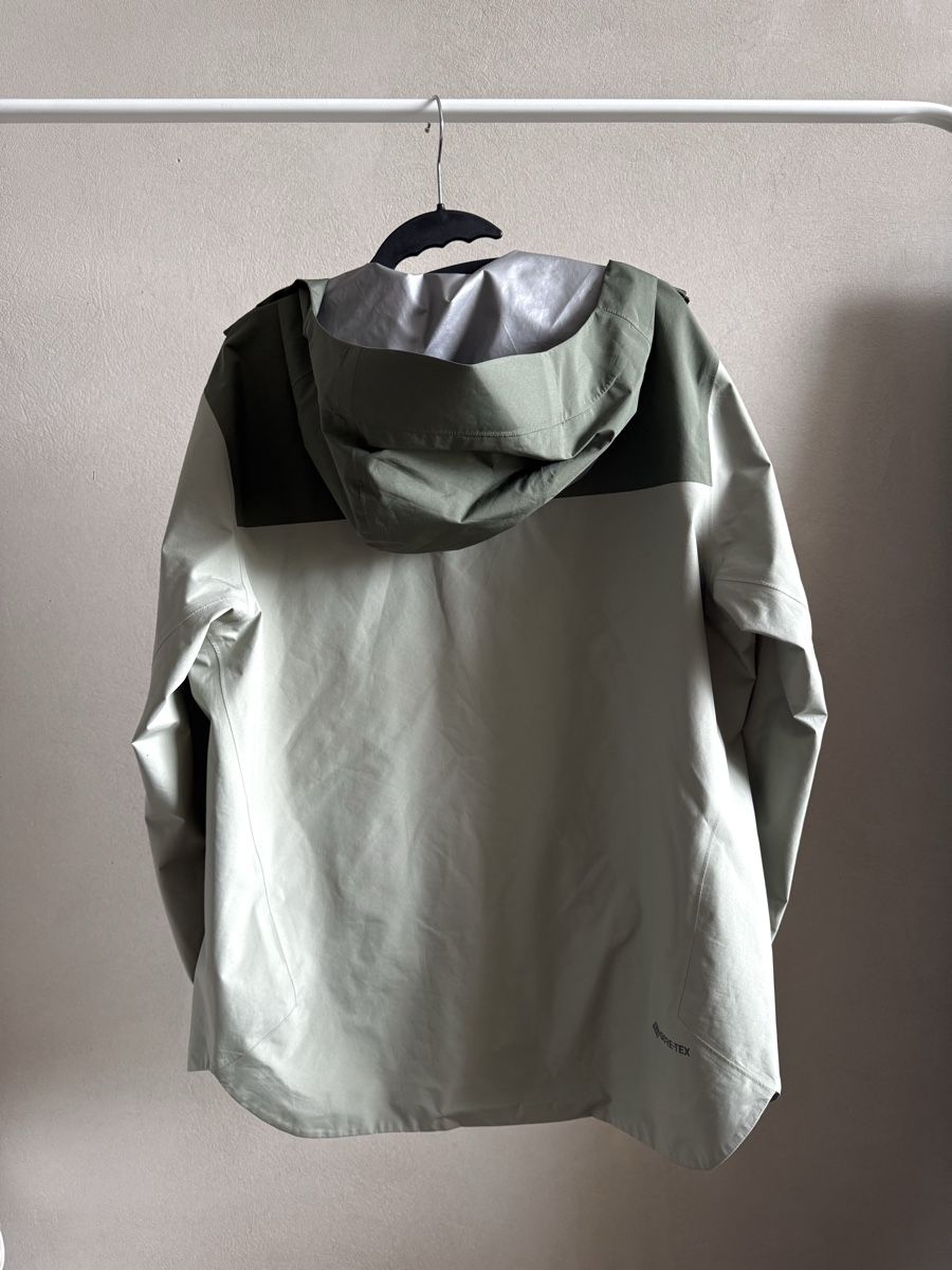Peak Performance Giacche: Commuter Gore-Tex Pac Jacke Peak Performance – Nuovo (secondo la descrizione) da Bennau venduto da fa_design 2