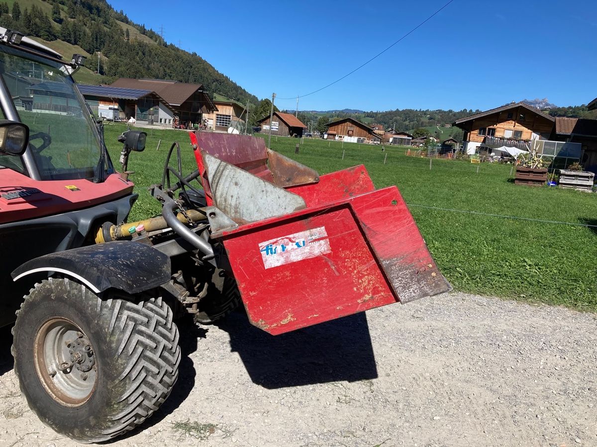 Zubehör Traktoren & landw. Fahrzeuge: Hochkippschaufel – Gebraucht aus Reichenbach i. K. von vonkaenel84 1
