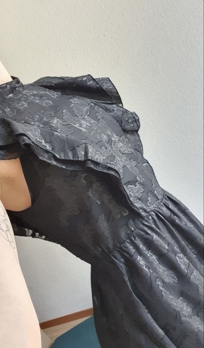 H&M Vestiti: Festliches Kleid mit Glitzereffekt – Nuovo (secondo la descrizione) da Rorschacherberg venduto da QuoAli 4