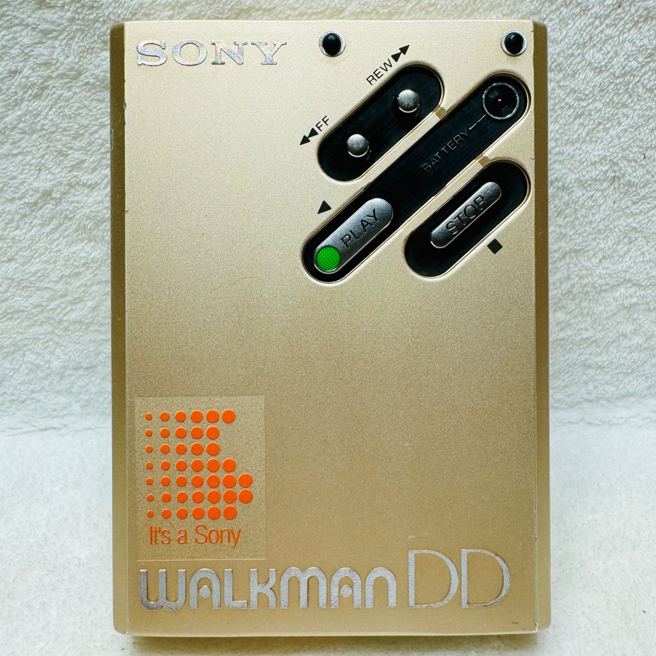 Sony Tragbarer Mediaplayer: Sony Walkman WM-DD gold #216 – Gebraucht aus Vorderthal von WalkmanClinic