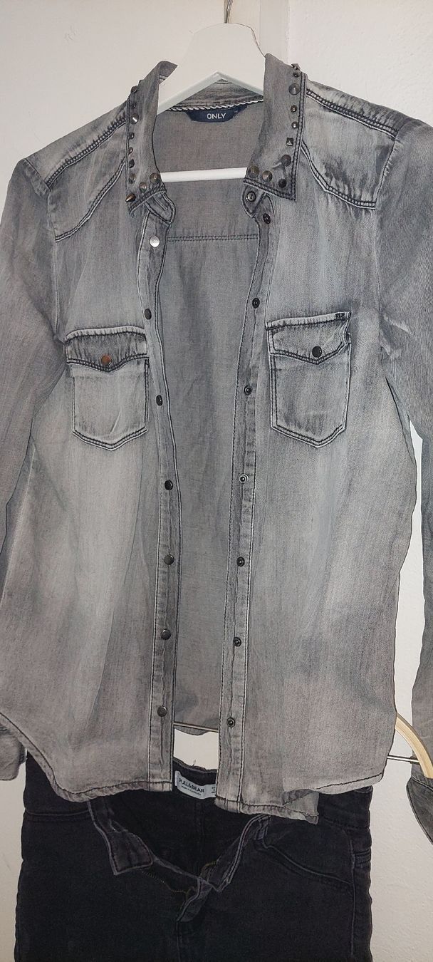 Only Lotti di vestiti: set M chemise ONLY plus pantalon offert PULL AND BEAR 38 – Usato da Orpund venduto da Biennerome 3