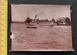 Dampfschiff ,Lausanne‘ bei schlechtem Wetter/Photo ~1900