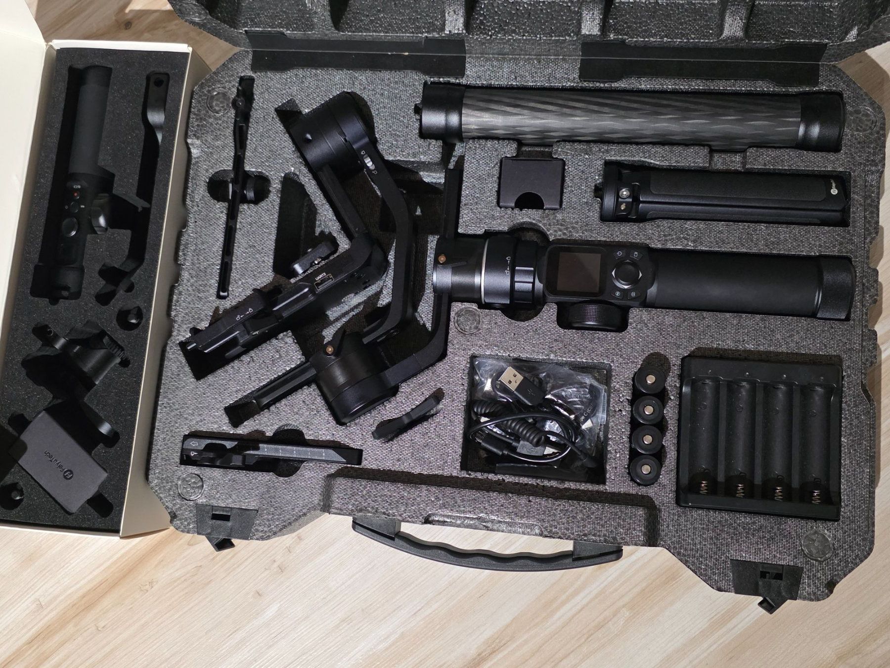 Treppiedi & Teste: Gimbel Feiyu Tech AK4500 inkl. Accessories Kit – Usato da Reichenburg venduto da Landolt_Luca 1