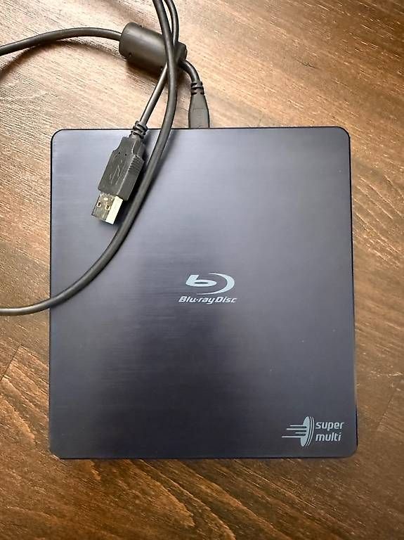 Audio- & Mediensysteme: Externer Slim Blu-ray Brenner HL Data Storage BP55EB40 – Gebraucht aus Oberhasli von the.duchess.16