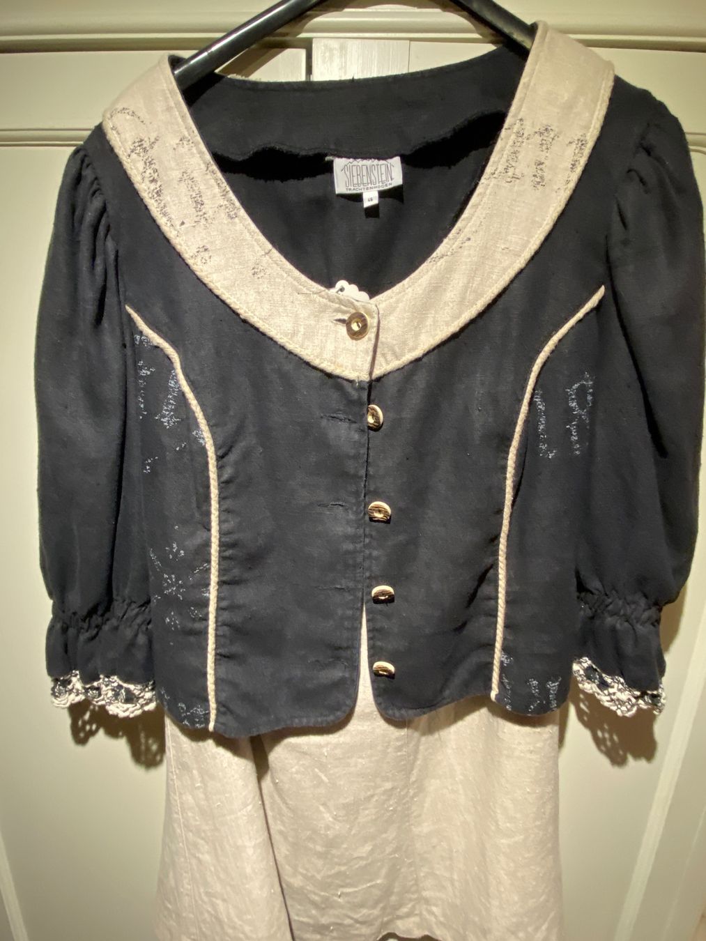 Costumi: %Trachtenbluse mit Rock-Leinen% – Nuovo (secondo la descrizione) da Meienried venduto da ManuelaBoutique 3