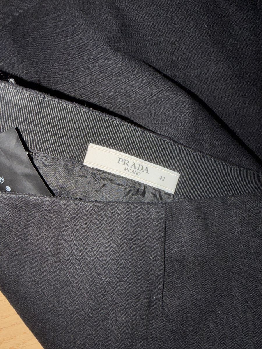 Prada Jupes: Prada Mid Length Skirt – Neuf (Voir description) à Zürich par ann_qw2t 1