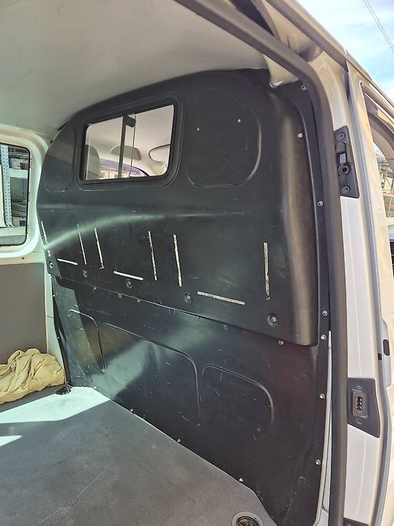 Tutti i ricambio: Gütertrennwand VW T5 Transporter – Usato da Brunnen venduto da yak007