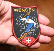 VINTAGE Badge WENGEN nos ST. GALLER STICKEREI skifahrer 2