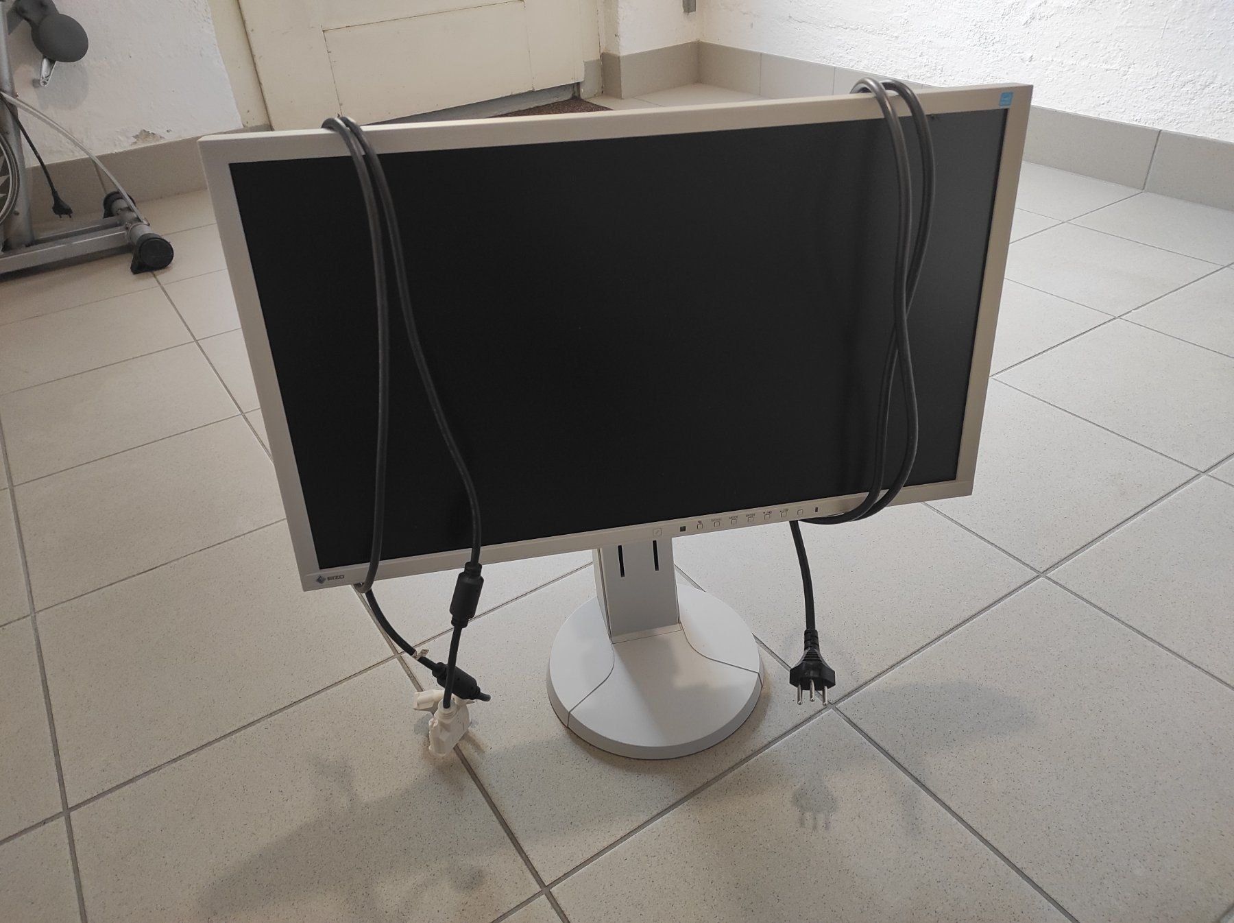 Eizo Monitor: Eizo FlexScan EV2316W - 23" Monitor – Usato da Lausanne venduto da jam_2yx7