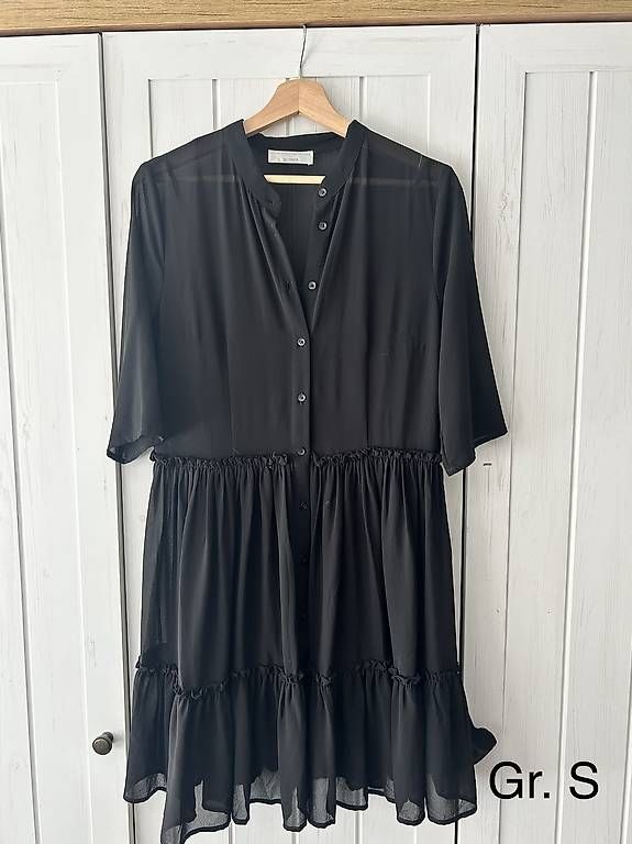 Lotti di vestiti: Div. Kleider – Usato da Kaisten venduto da Sommaren 1