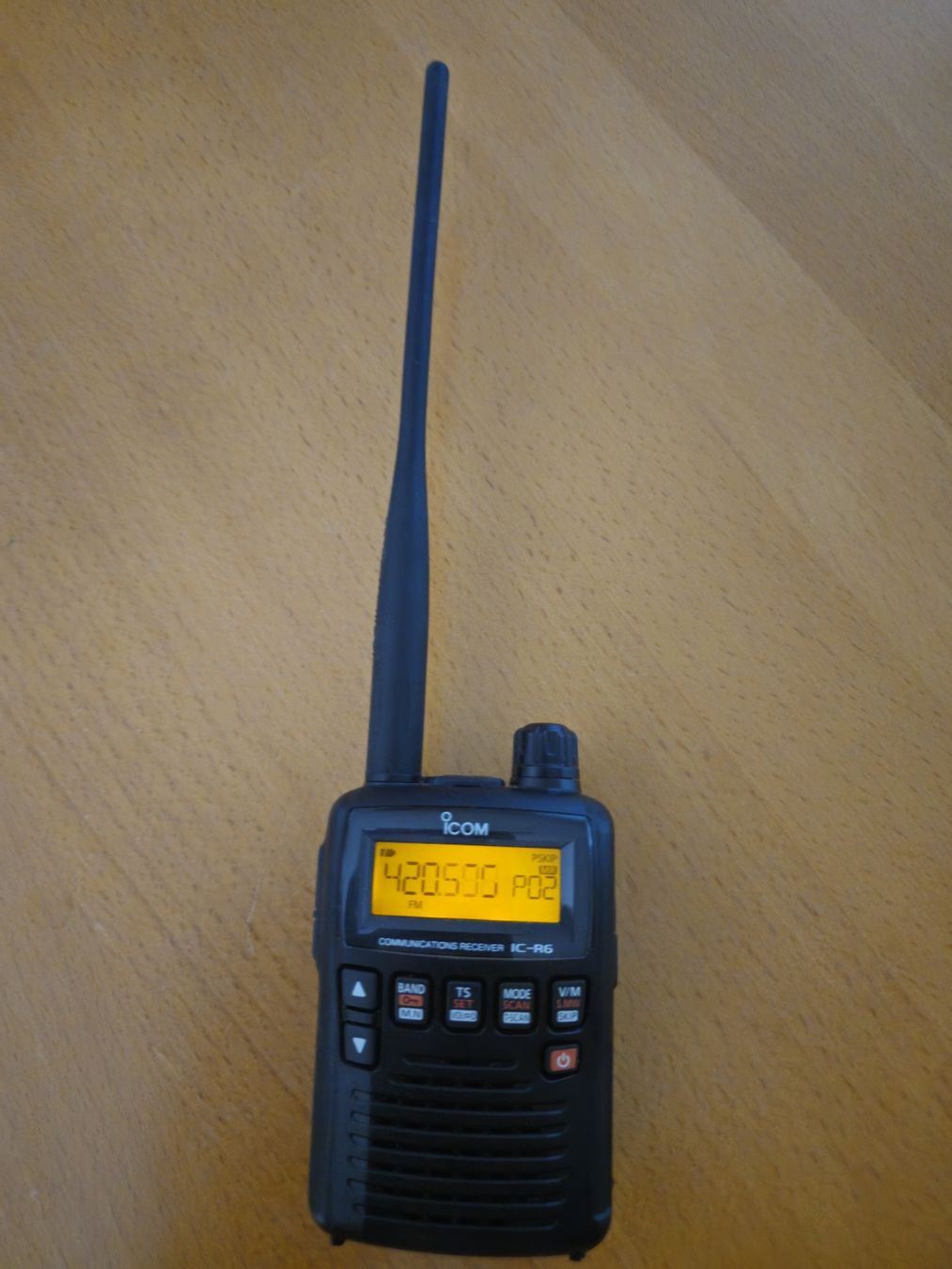 Icom Radiocomunicazione: Funkscaner ICOM IC-R6 – Usato da Bözberg venduto da Cumba
