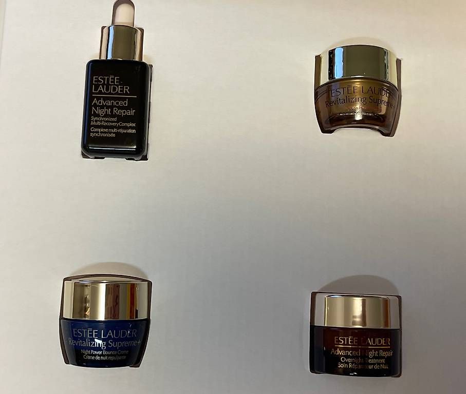 Estée Lauder Cura del viso: Estée Lauder Set neu – Usato da Zürich venduto da LihuaC