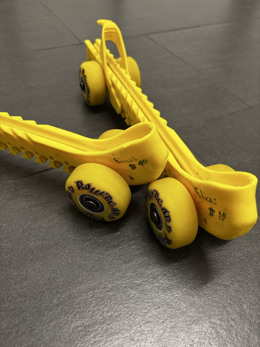 Pattini da ghiaccio: Kufenschoner mit Rollen (Rollergard) – Usato da Diepoldsau venduto da 5RO5WE 1