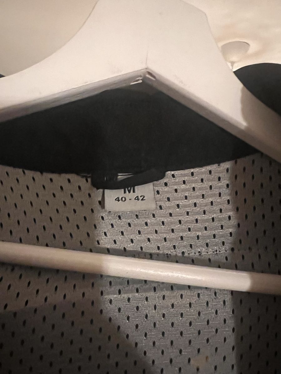 FLM Lots de vêtements: Motorradbekleidung zweiteiler FML – D'occasion à Hinwil par Michelle.C 2