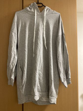 Grauer Kapuzenpullover- Kleid, Gr. M, neuwertig!