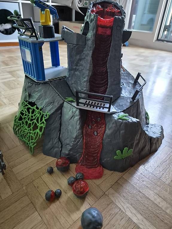 Giocattoli: Schleich Dino Forschungsstation mit Vulkan – Usato da Uttigen venduto da Aenneli33 2