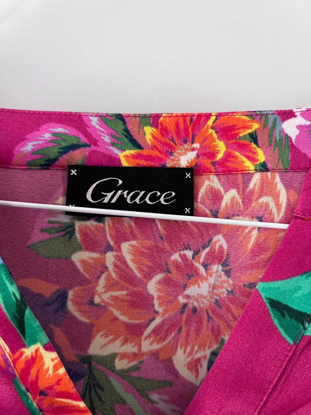 Grace Camicette: Grace Bluse aus Seidensatin Pink mit Blumenprint – Nuovo (secondo la descrizione) da Meilen venduto da Bettyfo 3