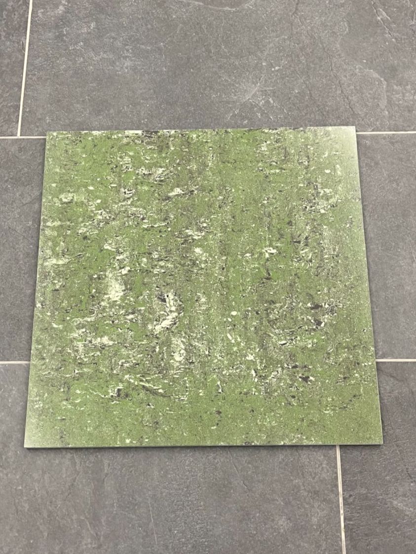 Bodenbeläge: Feinsteinzeug Serpa grün poliert 40x40 – Neu und originalverpackt aus Bichelsee von thoro-plattenhandel