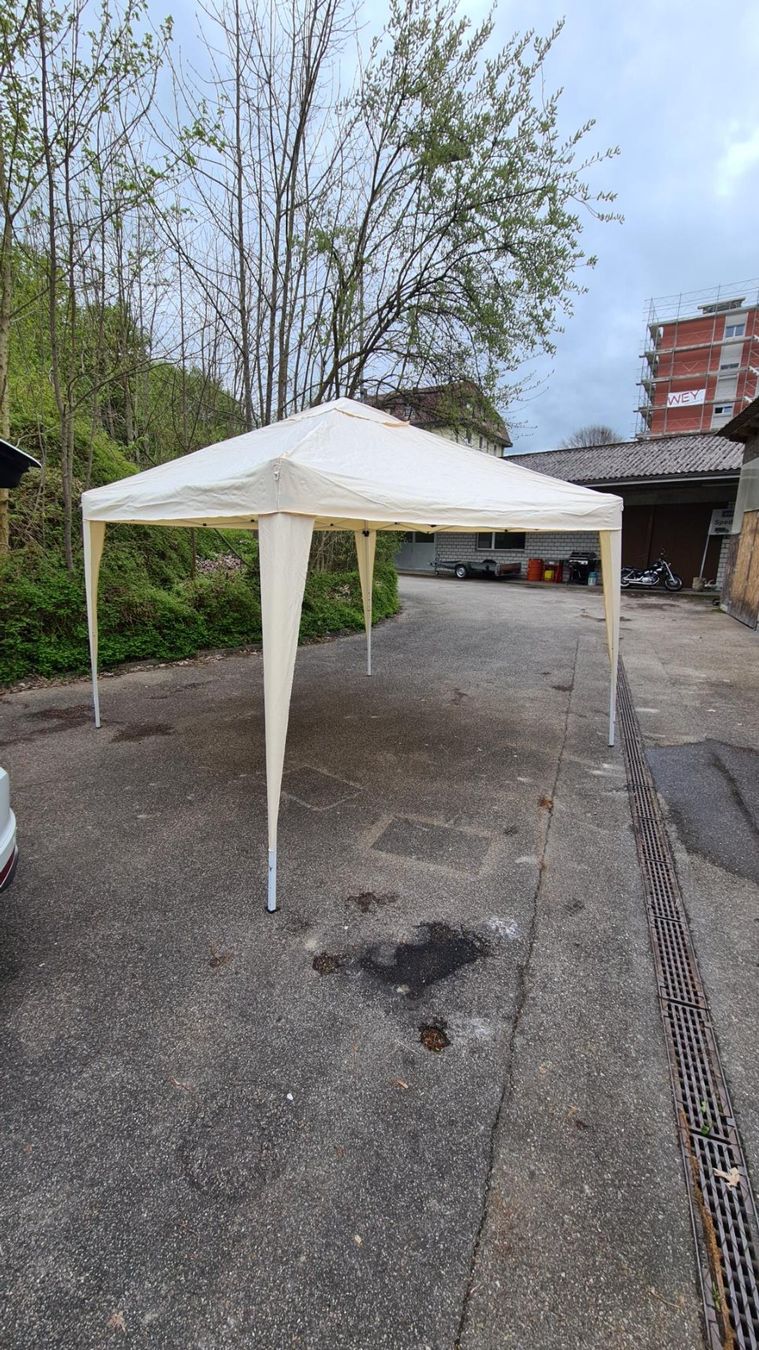 Schnellklapp Pavillon 3x3m Neuwertig Nie Gebraucht (Neu (gemäss Beschreibung)) in Schötz für CHF 50 – nur Abholung auf Ricardo kaufen