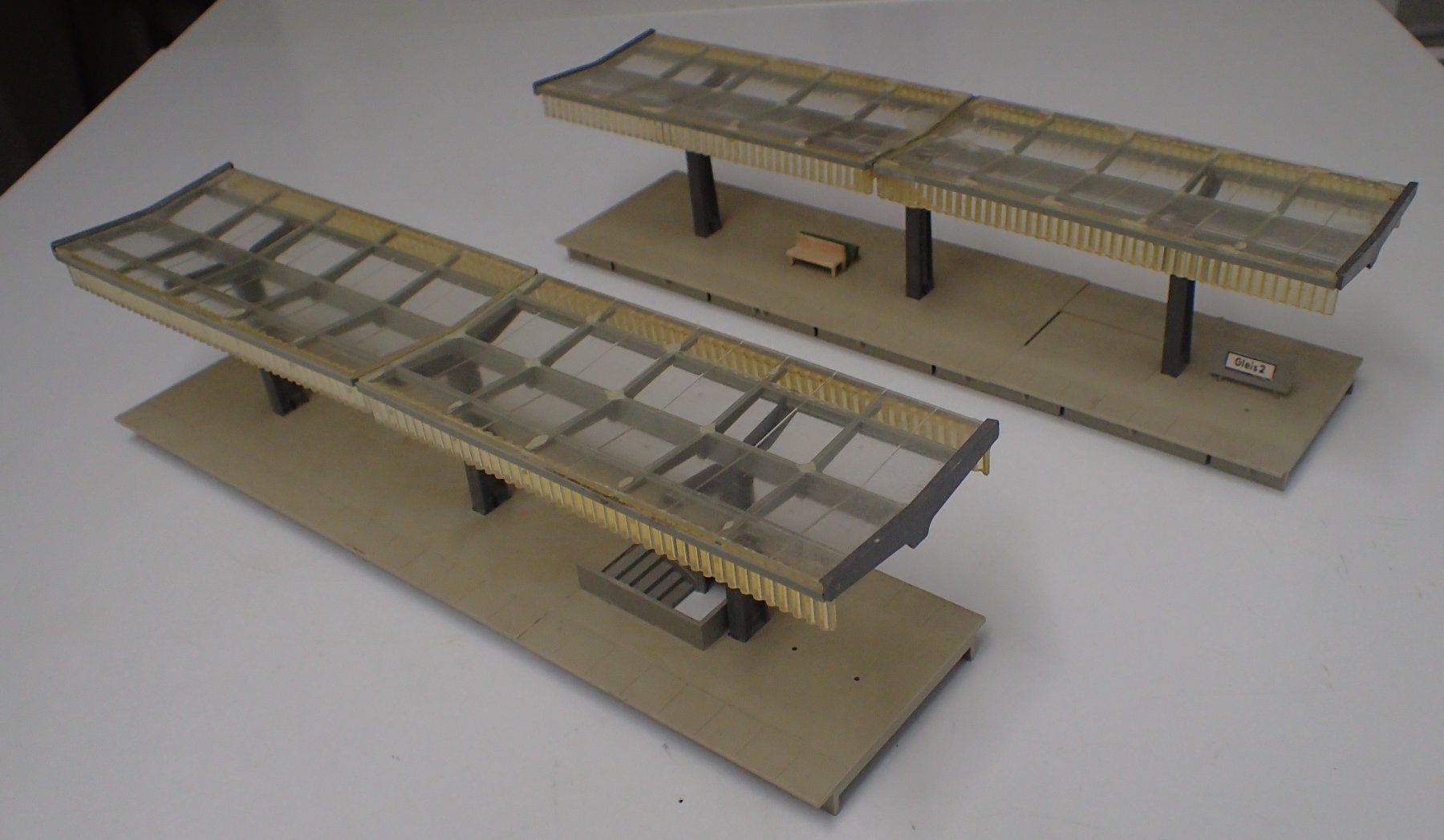 Modellini di ferrovie: H0 - 2 Bahnsteigen / 2 quais – Usato da Lausanne venduto da Biquette6 4