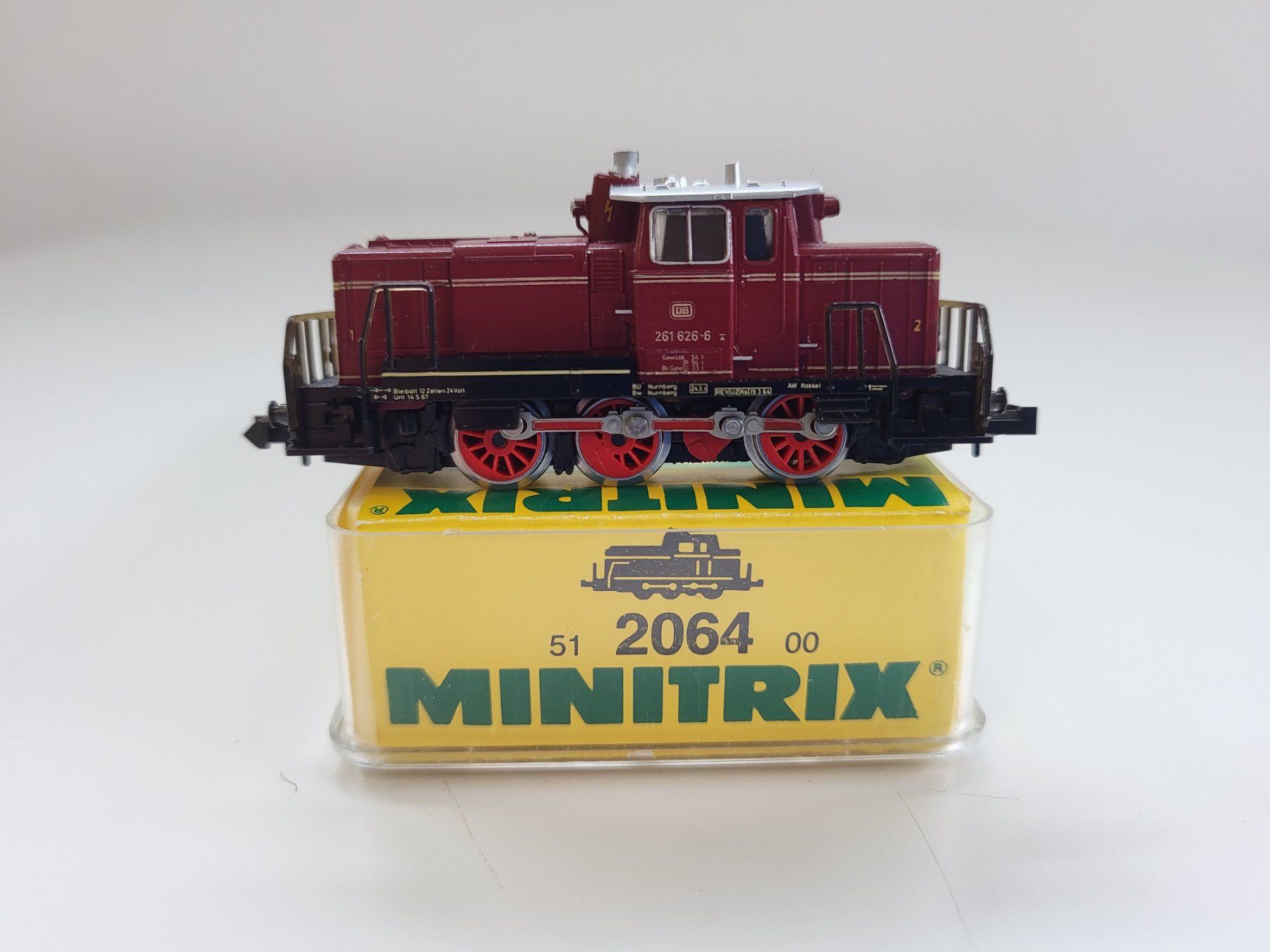Trix Modellini di ferrovie: Minitrix Diesellok BR 261 – Usato da Brügg BE venduto da POU-BELLE 1