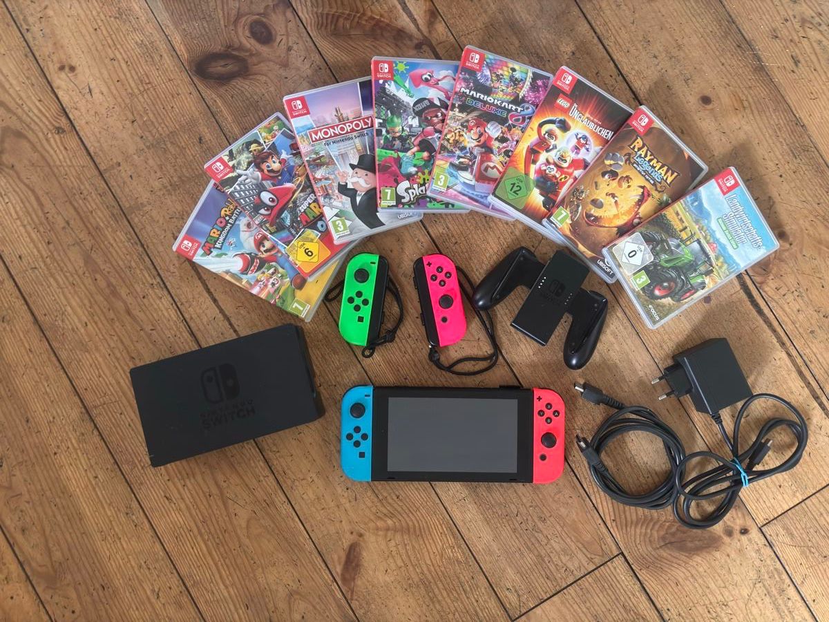 Nintendo Consoles: Nintendo Switch Spielkonsole inkl. Extras – D'occasion à Biel/Bienne par Fligi