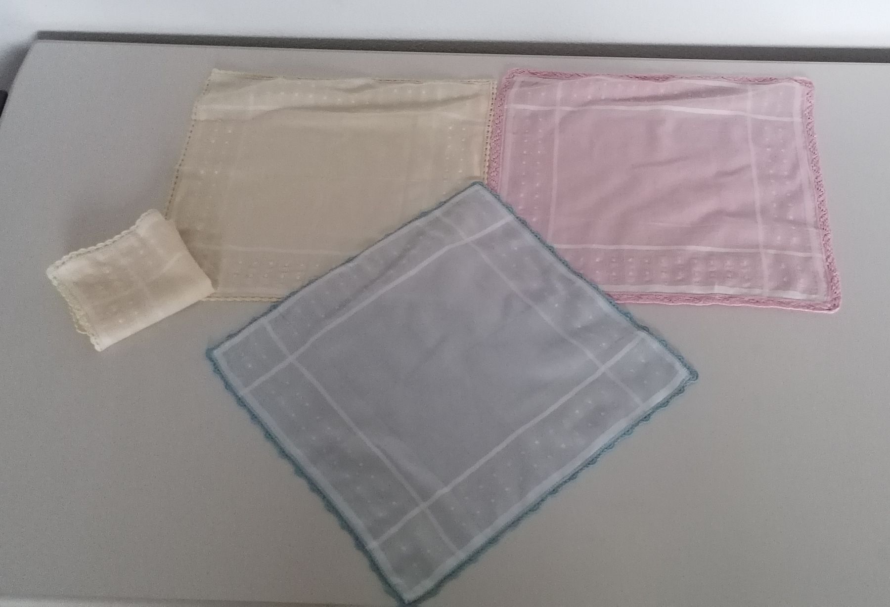 Autres vêtements & accessoires: 4 Stoffnastücher – D'occasion à Schwarzenegg par musi09 3