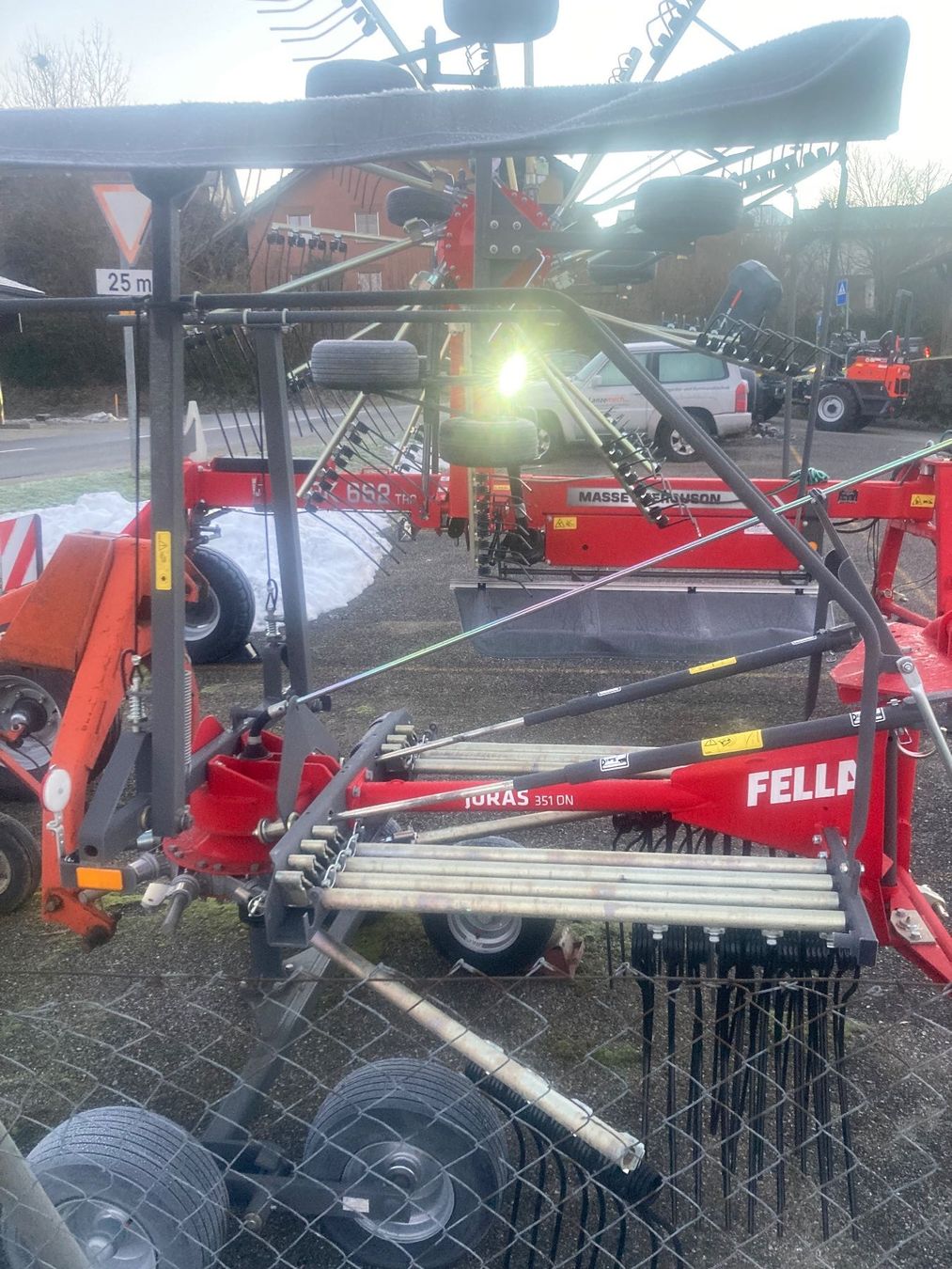 Raccolta foraggio grezzo: Schwader Fella Juras TS 351 DN – Nuovo (secondo la descrizione) da Lanzenhäusern venduto da Lanzemech 1