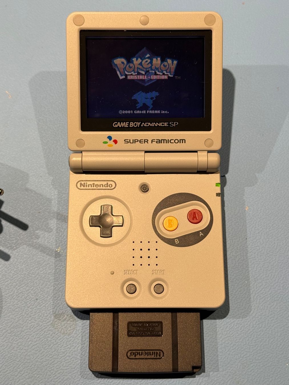 Nintendo Konsolen: Gameboy Advance Sp mit Flashcard und Pokemon Gelb – Gebraucht aus Dierikon von E28_Freak 3