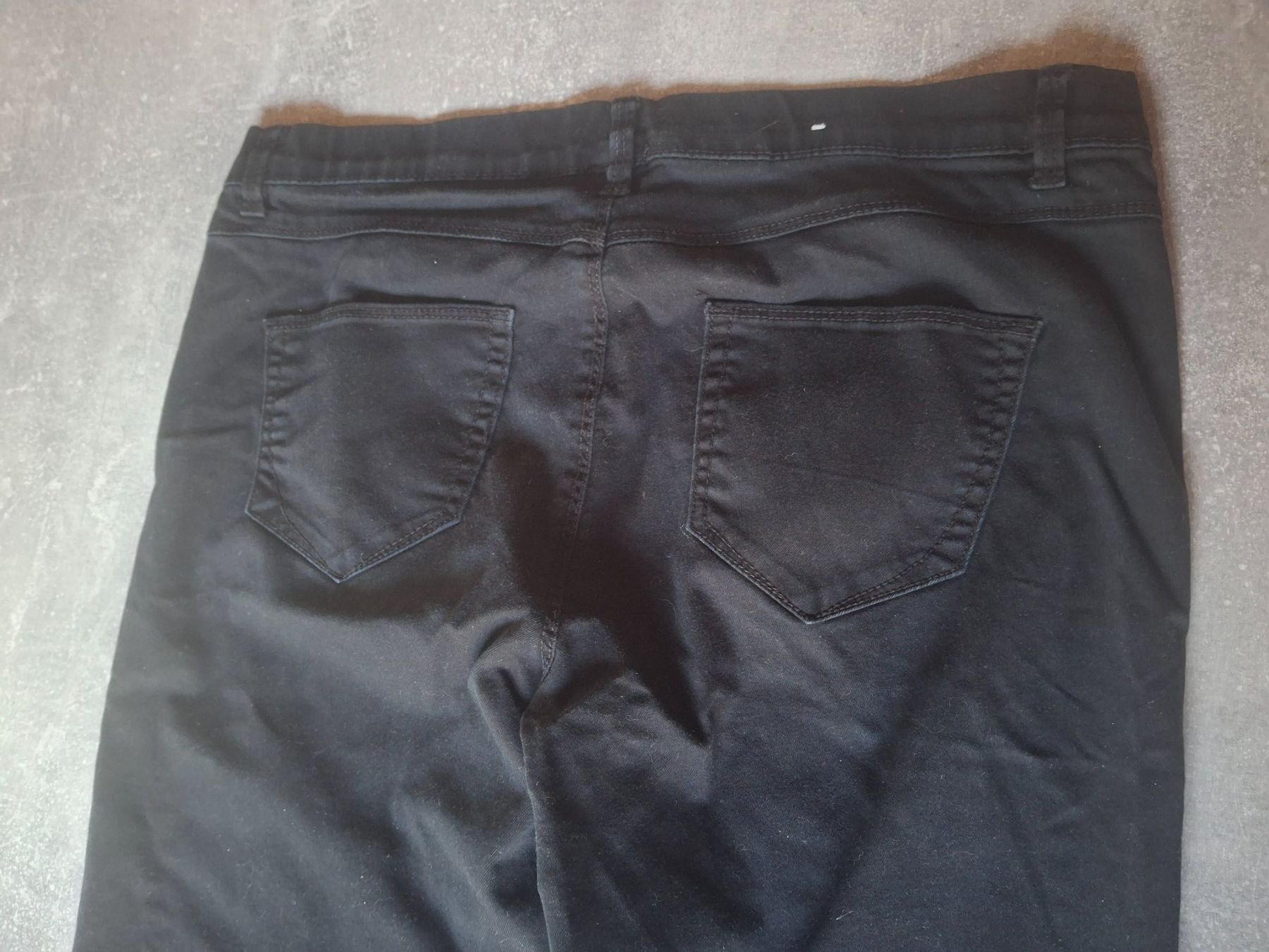 Pantaloni: Pantalon taille élastique grandeur 40 marque Camaïeu – Usato da Villiers venduto da san_jn5w 2