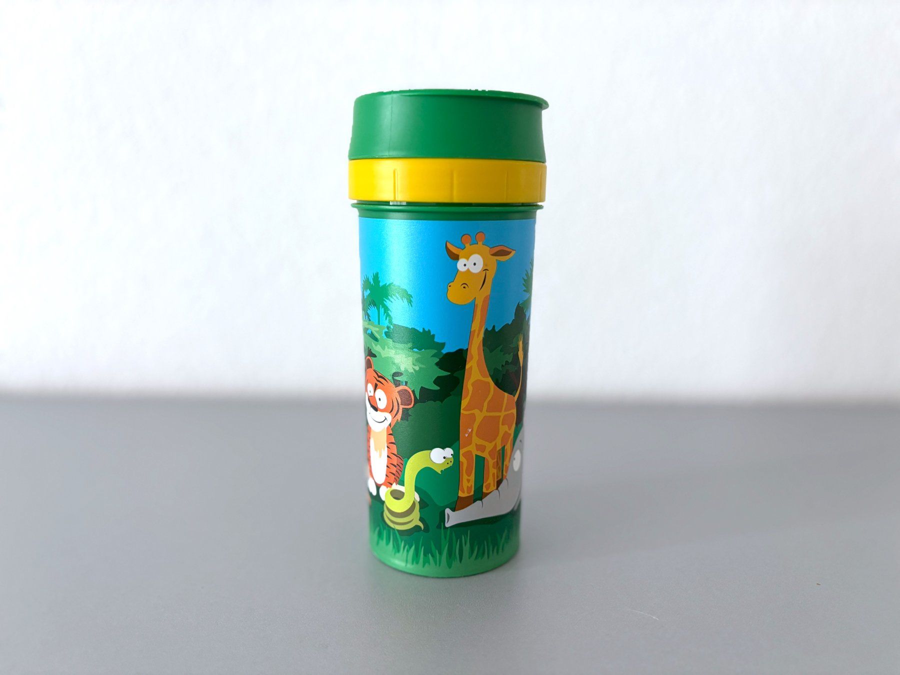 Gourdes & Thermos: Rotho Kinder Trinkflasche Trinkbecher Tupperware – D'occasion à Holzhäusern ZG par paula_w