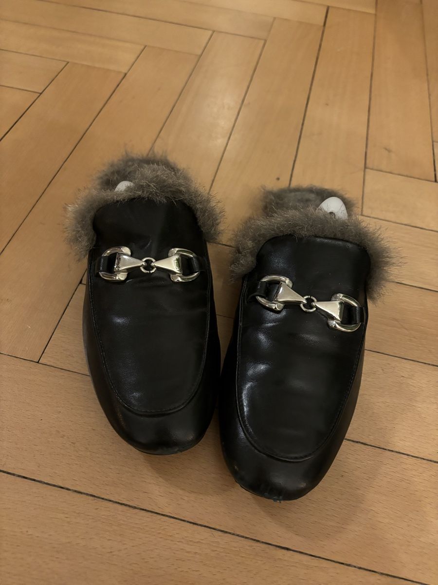 Scarpe da donna: Pasito Leder-Slipper Gr. 39 mit Fellimitat – Usato da Zürich venduto da BorjaCastillo