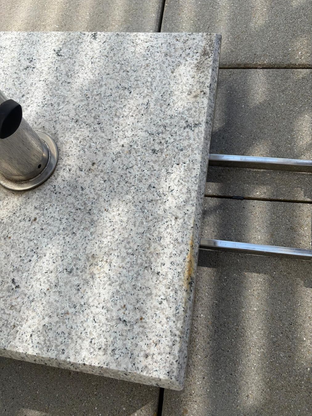 Altro: Sonnenschirmständer aus Granit mit Rollen  – Usato da Fällanden venduto da linkar84 1
