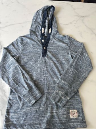 Kinder Hoodie mit Knöpfe Gr.134,140, Top Zustand !