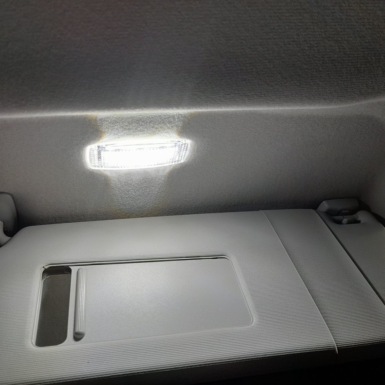 Tutti pezzi di ricambio auto: Beleuchtung Sonnenblende Golf4/Bora – Nuovo e nell'imballaggio originale da Cham venduto da vento9