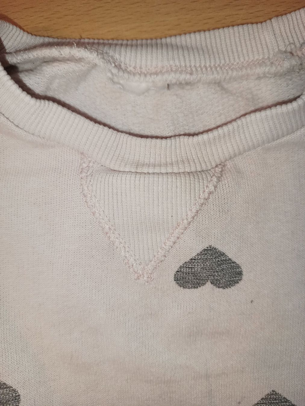 Maglioni & Felpe: Lieblings-Sweatshirt mit Herzen. – Usato da Basel venduto da ann_frw2 1