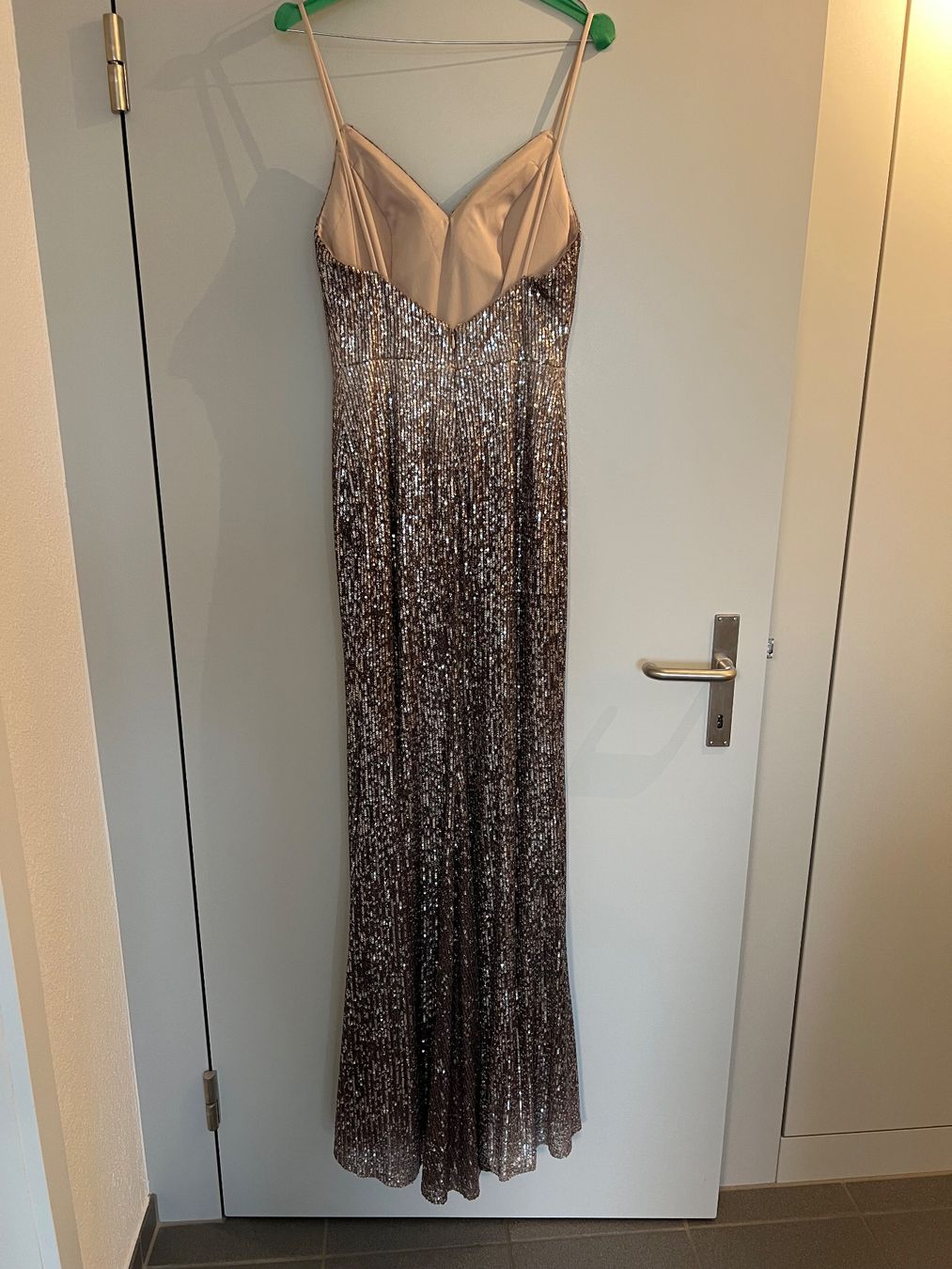 Vestiti: Unique Festkleid Abendkleid mit Pailletten – Usato da Bassersdorf venduto da m.vontobel 3