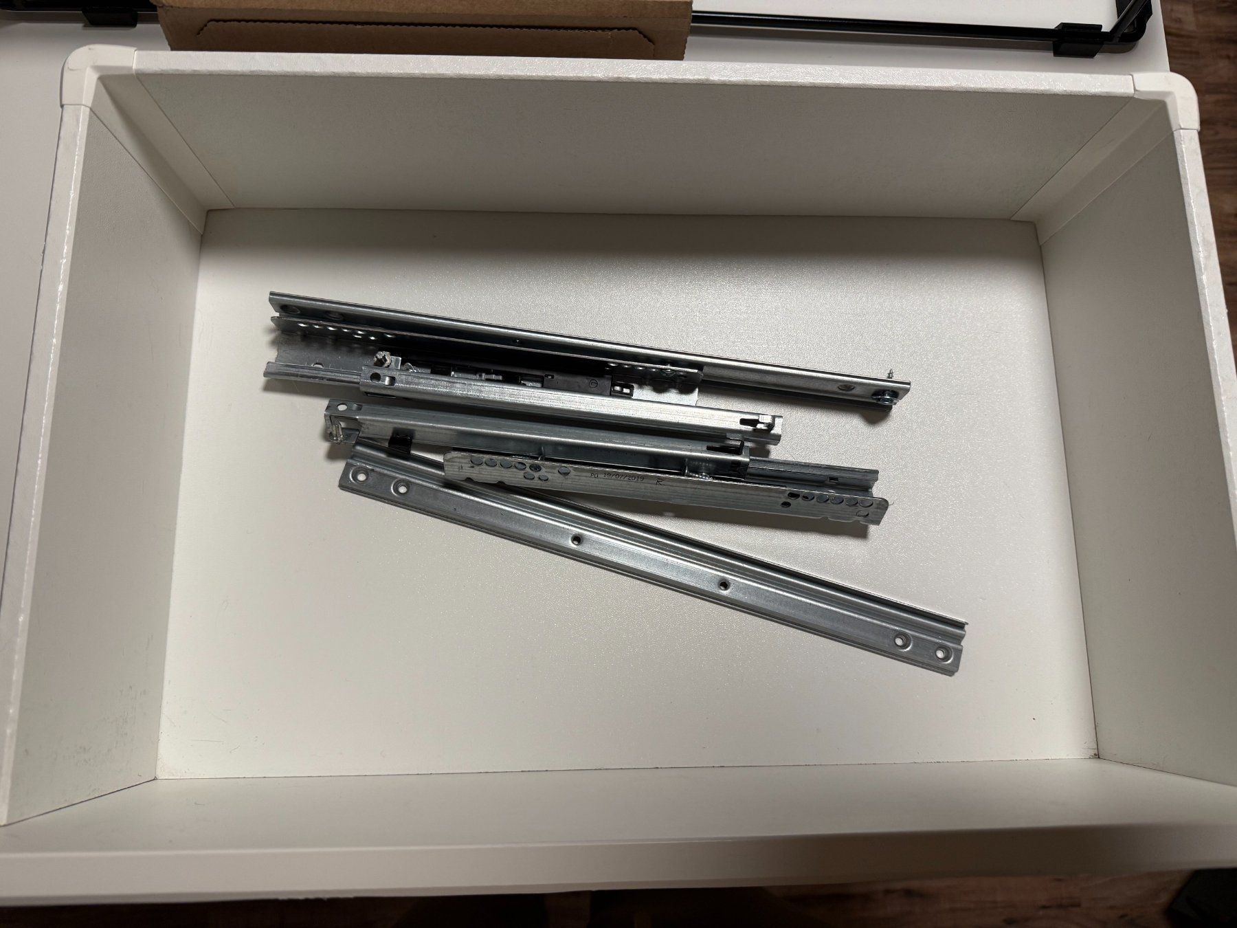 Ikea TV Möbel: Ikea Besta Schublade 60x15x40 cm – Gebraucht aus Volketswil von SarahP13 1