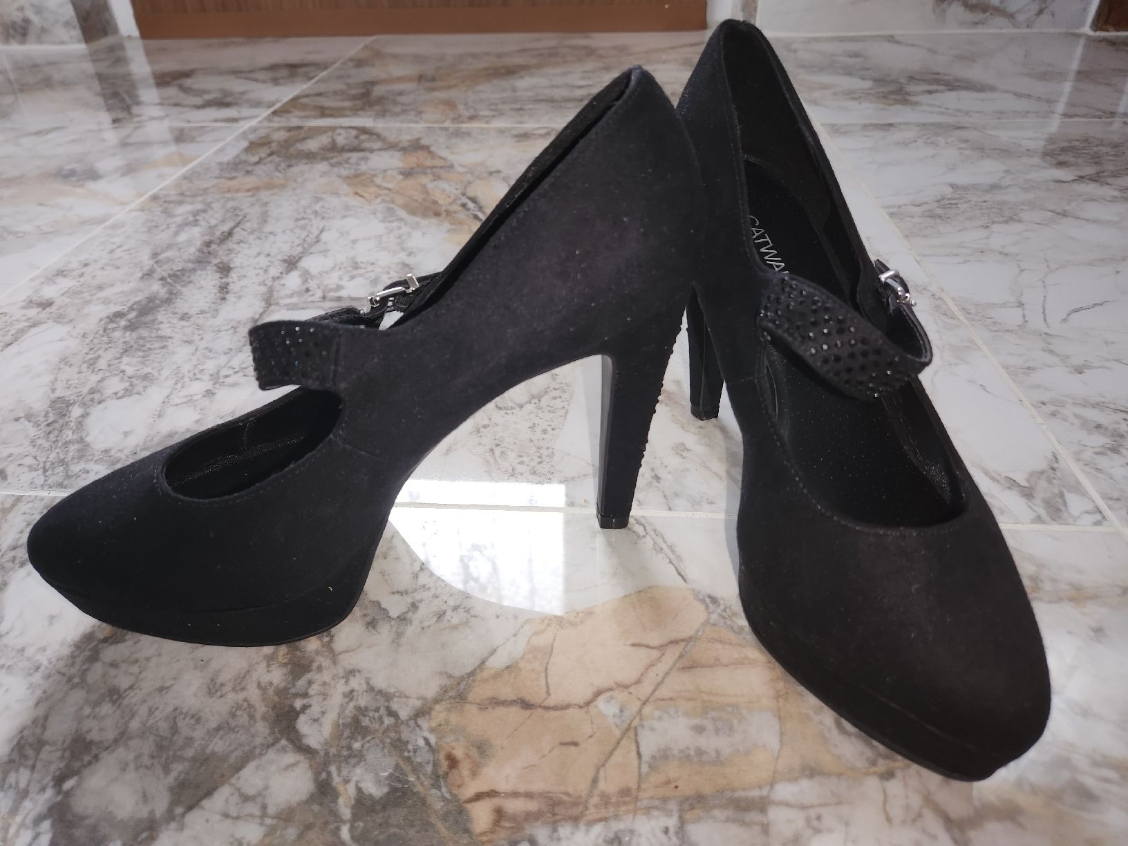 Scarpe da donna: Neue High Heels – Nuovo (secondo la descrizione) da Tägerwilen venduto da DoBi223