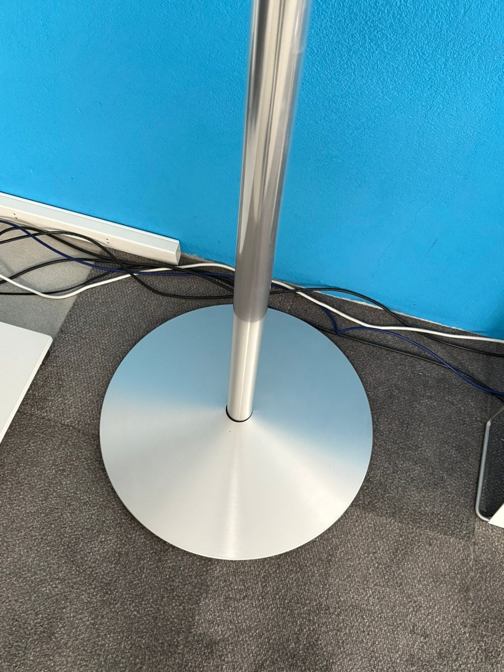 Bang & Olufsen Televisori: Beovision 10-32 auf hohem Standfuss – Usato da Hochdorf venduto da av-electronics 5
