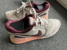 NIKE AIR PEGASUS femme taille 38 beige