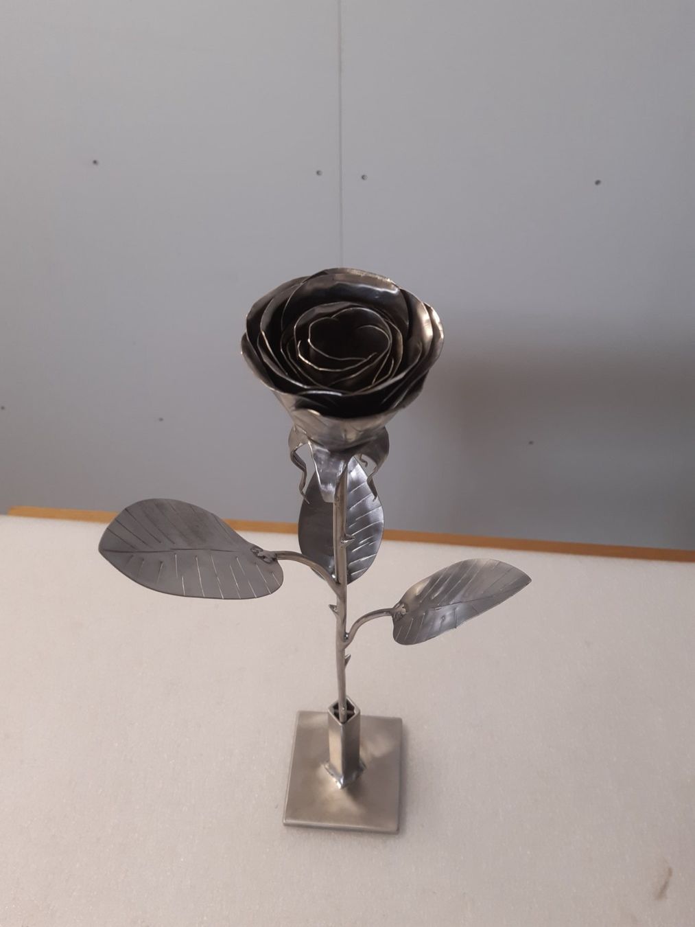 Tutte le decorazioni: Rose au Metall mit Vase – Nuovo (secondo la descrizione) da Trubschachen venduto da Caddy8 2