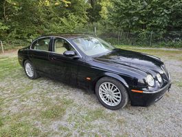 Jaguar S-Type 3.0V6 ab Platz
