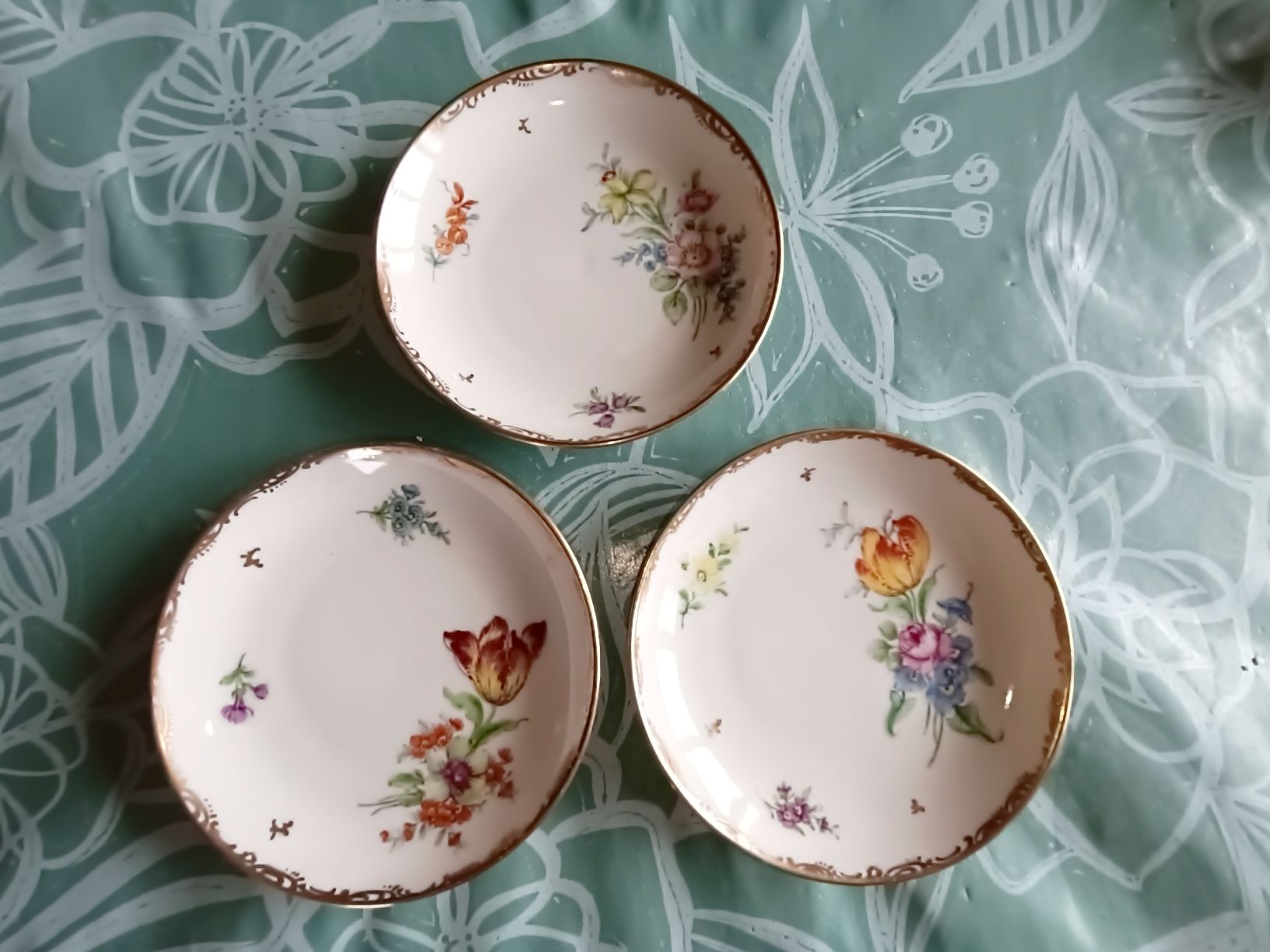 Set di piatti: Service à café/dessert porcelaine – Usato da Cossonay-Ville venduto da Aryann34 2