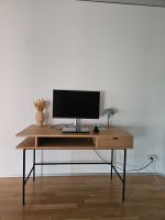Schreibtisch aus Holz mit Schublade