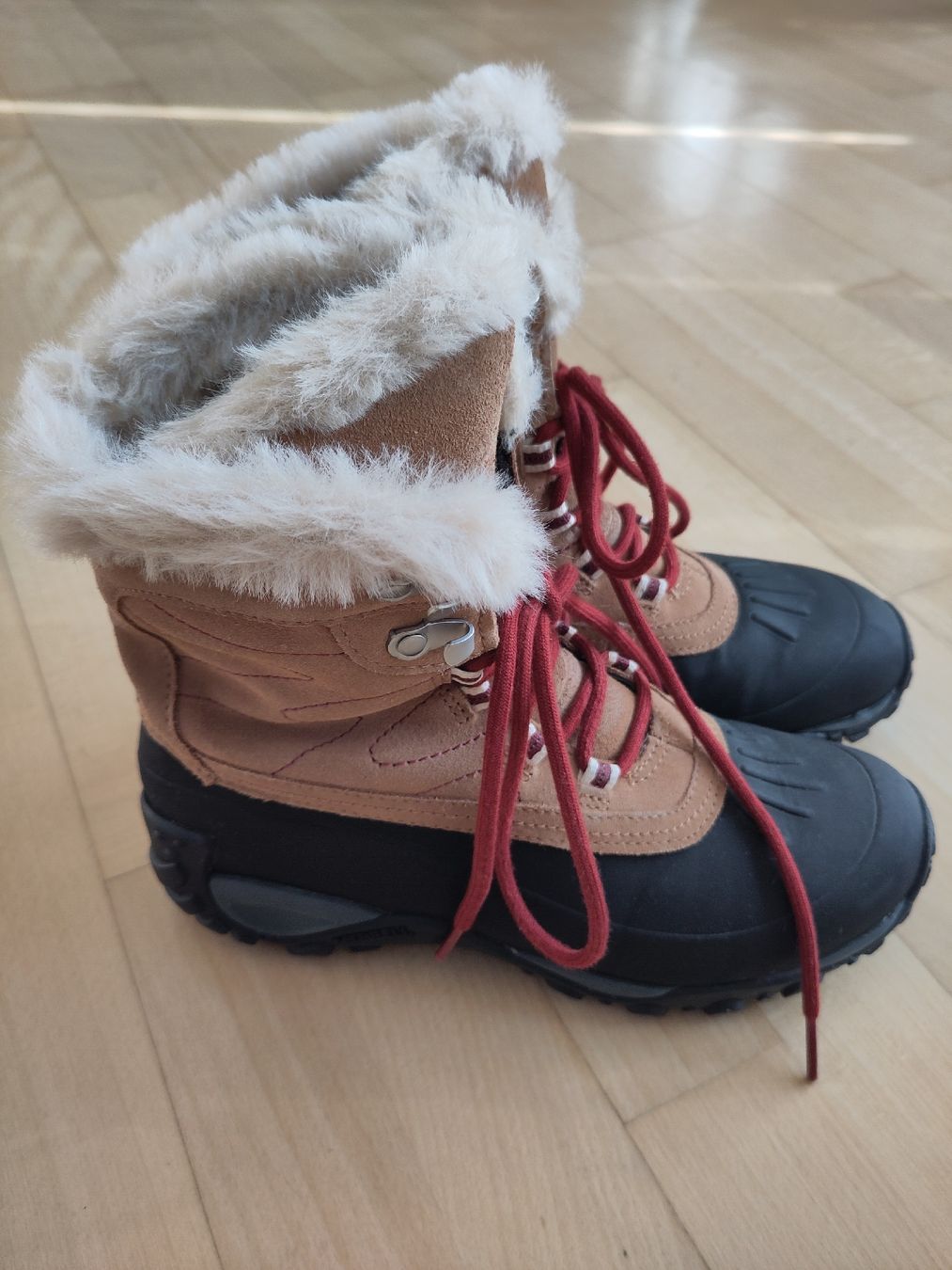 Merrell Chaussures femmes: Winterschuhe von Merrell – Neuf (Voir description) à Luzern par sel_x5gk